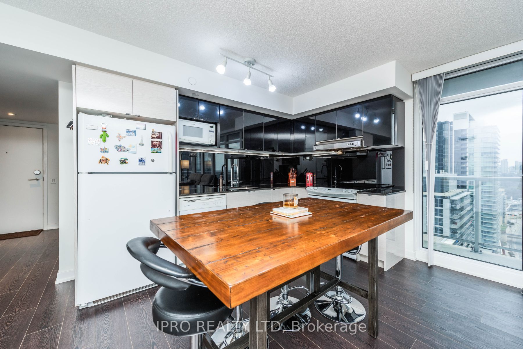 72 Esther Shiner Boulevard, #2115