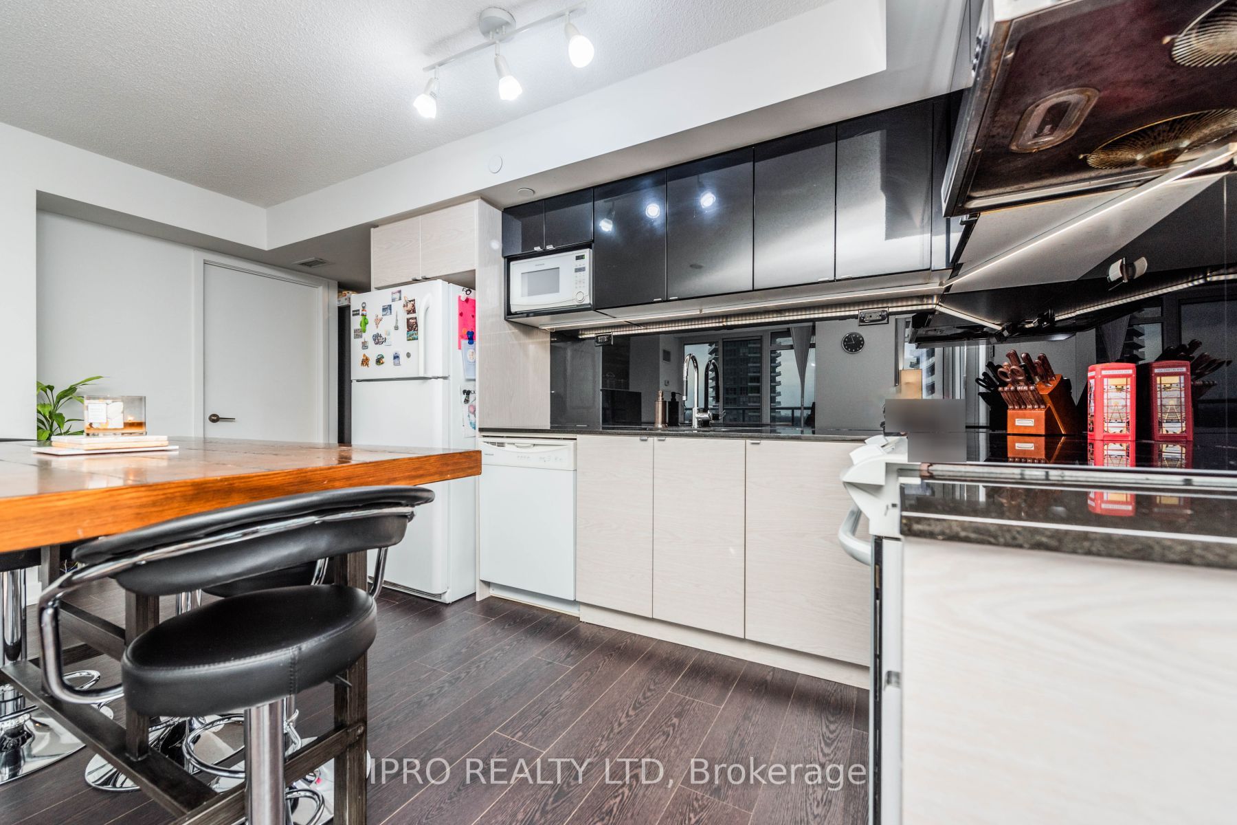 72 Esther Shiner Boulevard, #2115