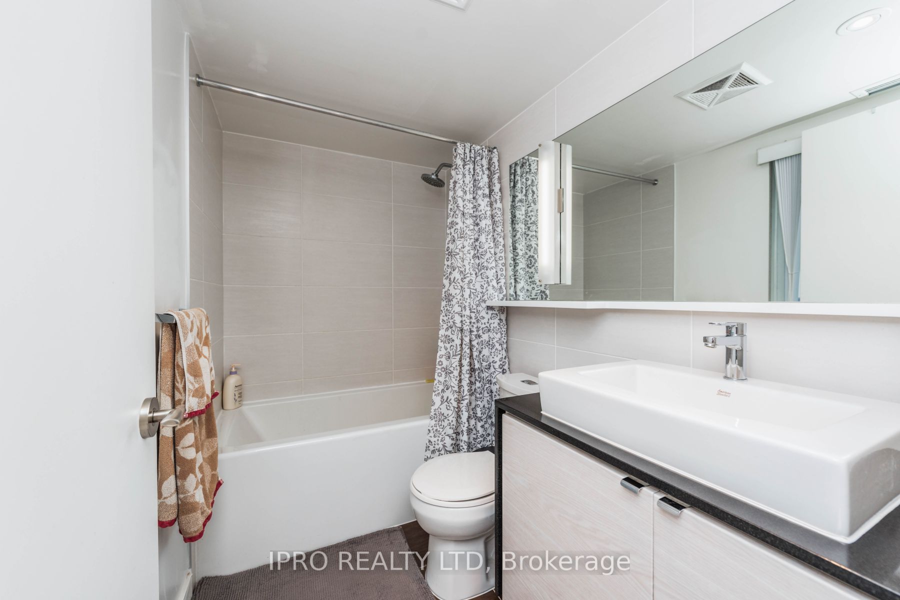 72 Esther Shiner Boulevard, #2115