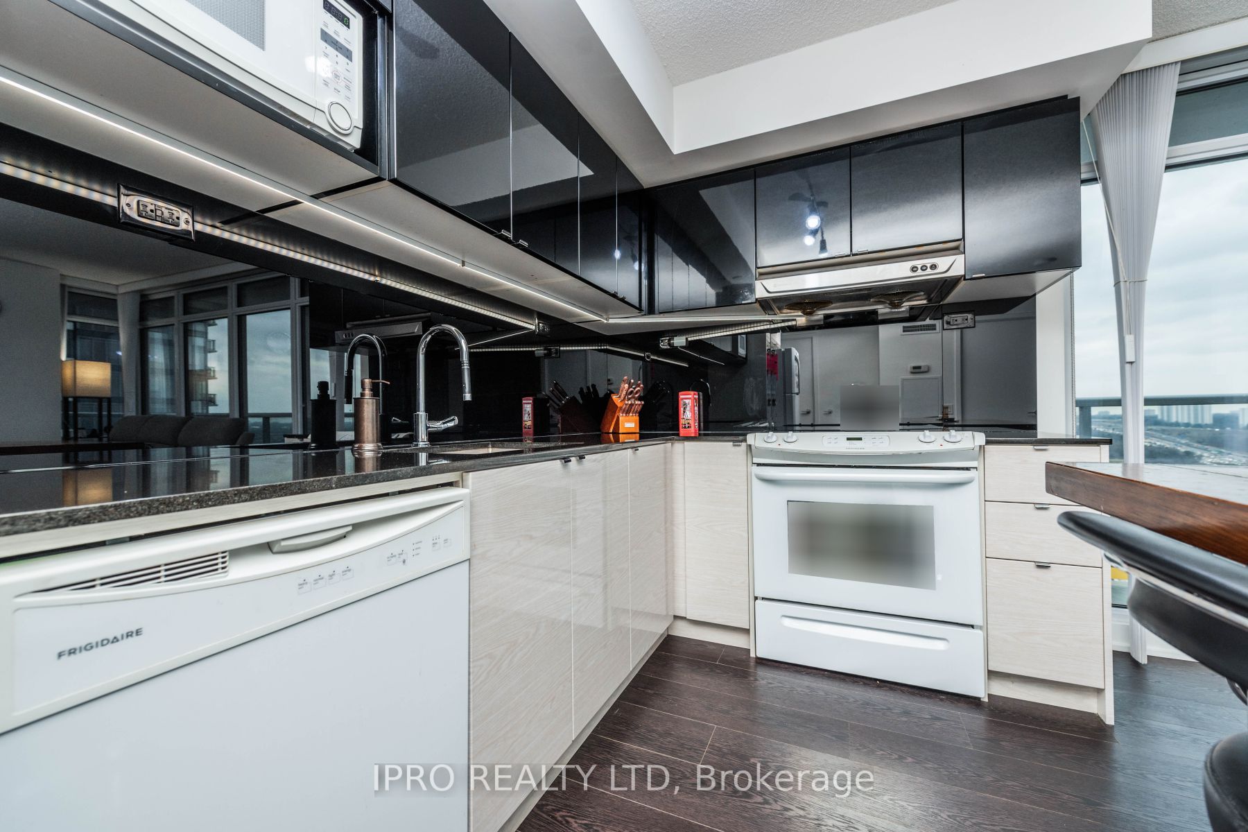 72 Esther Shiner Boulevard, #2115