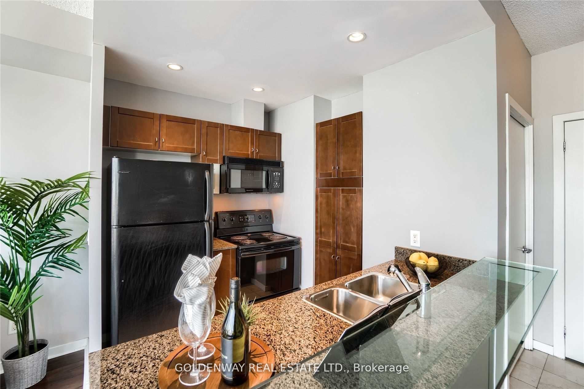 8 York St, #2013