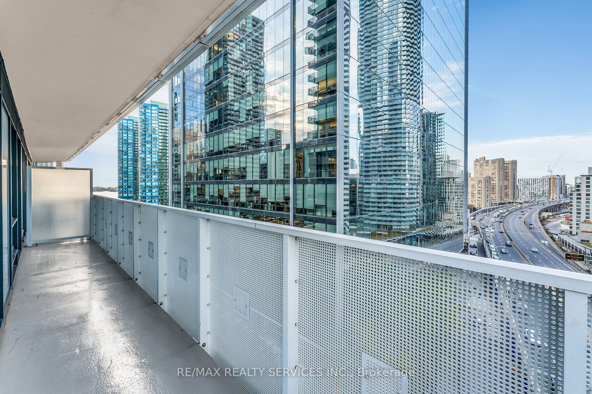 100 Harbour St, #1202