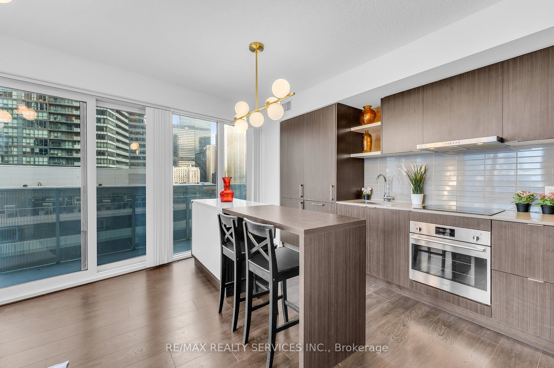 100 Harbour St, #1202