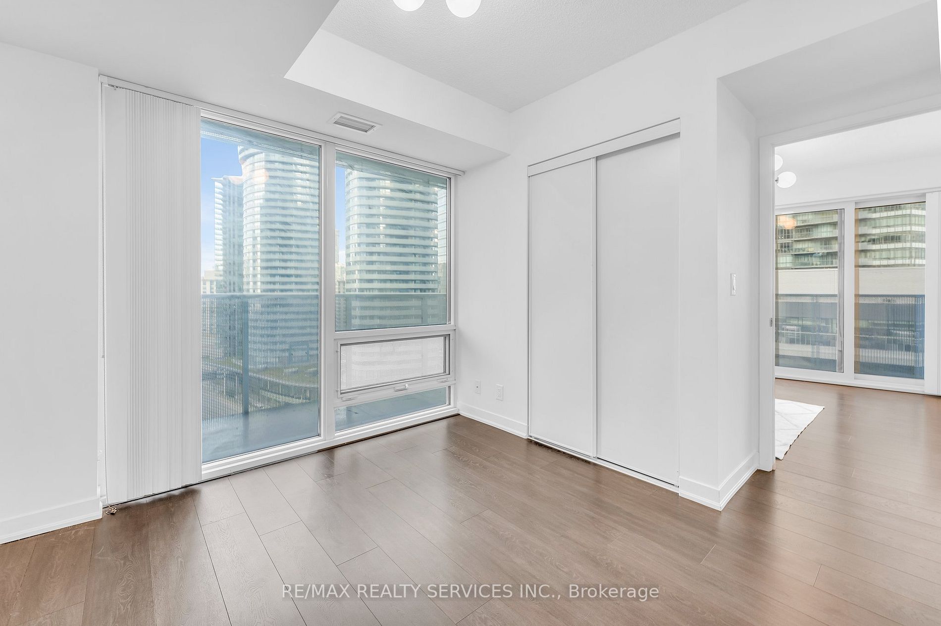 100 Harbour St, #1202
