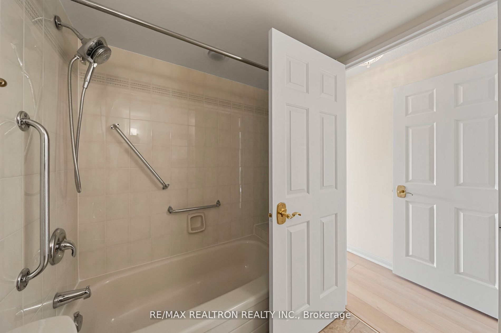 5444 Yonge Street, #1803