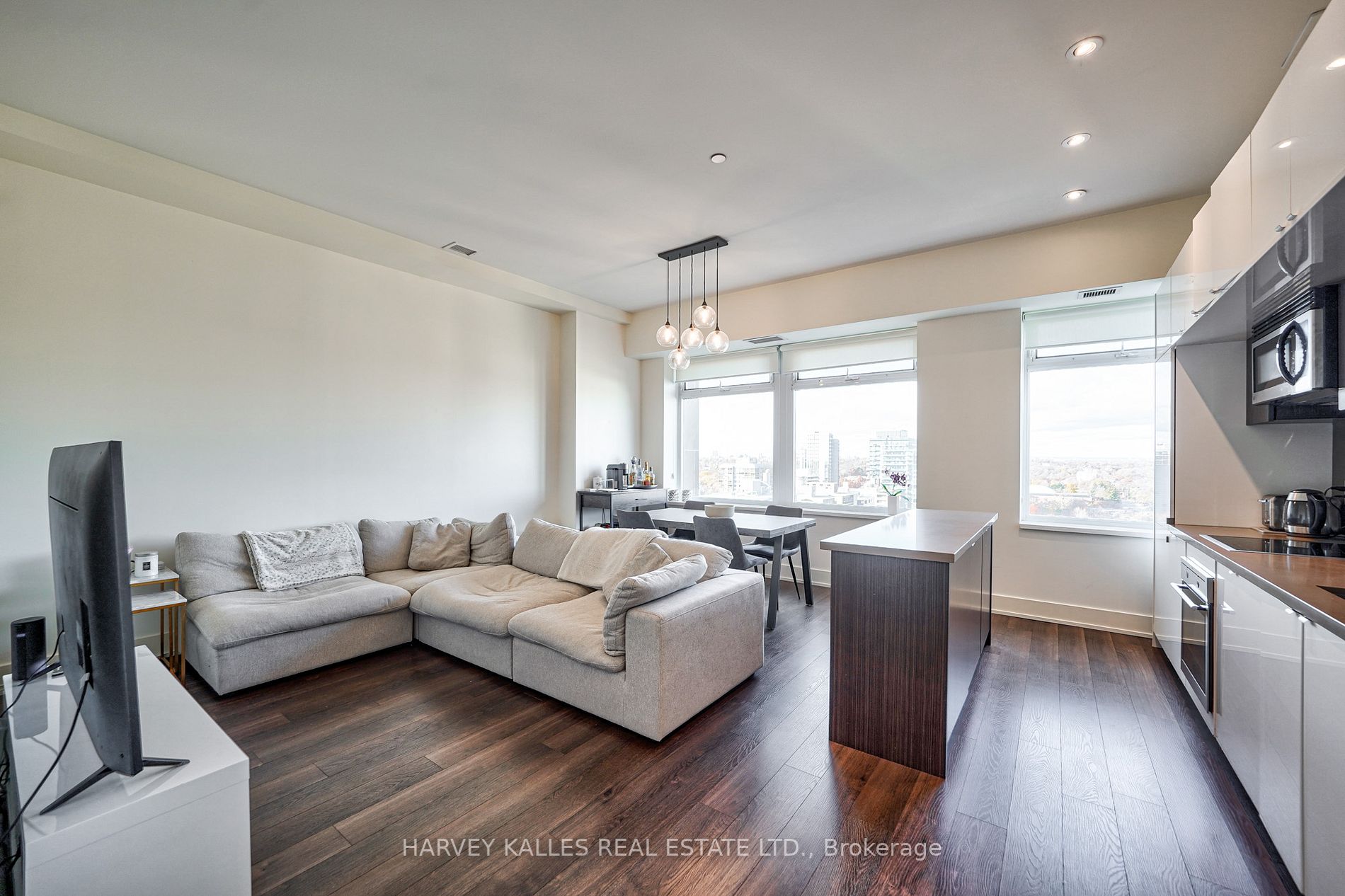 111 St Clair Avenue W, #1521