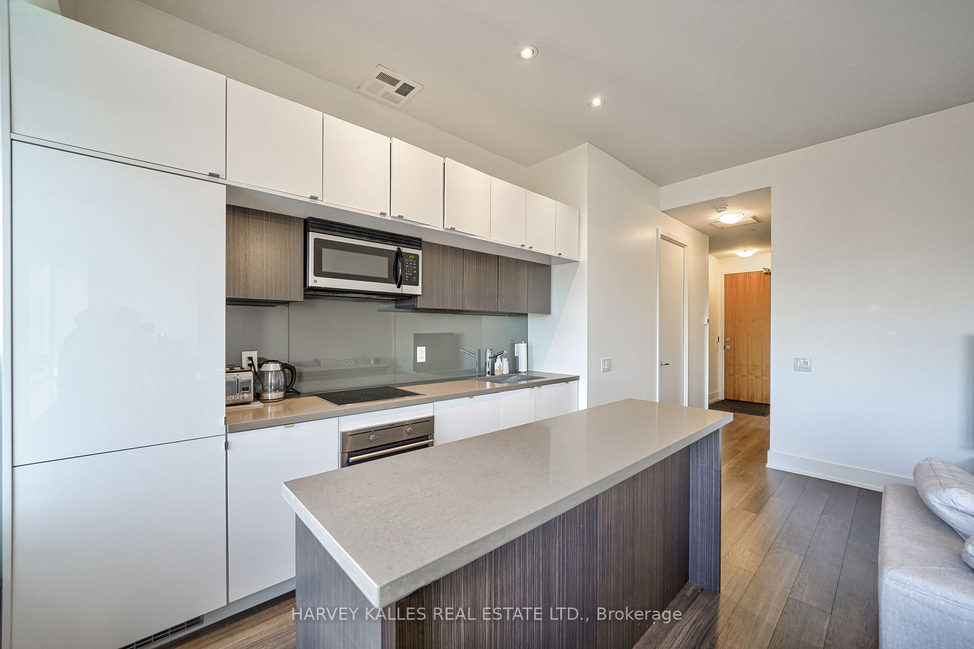 111 St Clair Avenue W, #1521