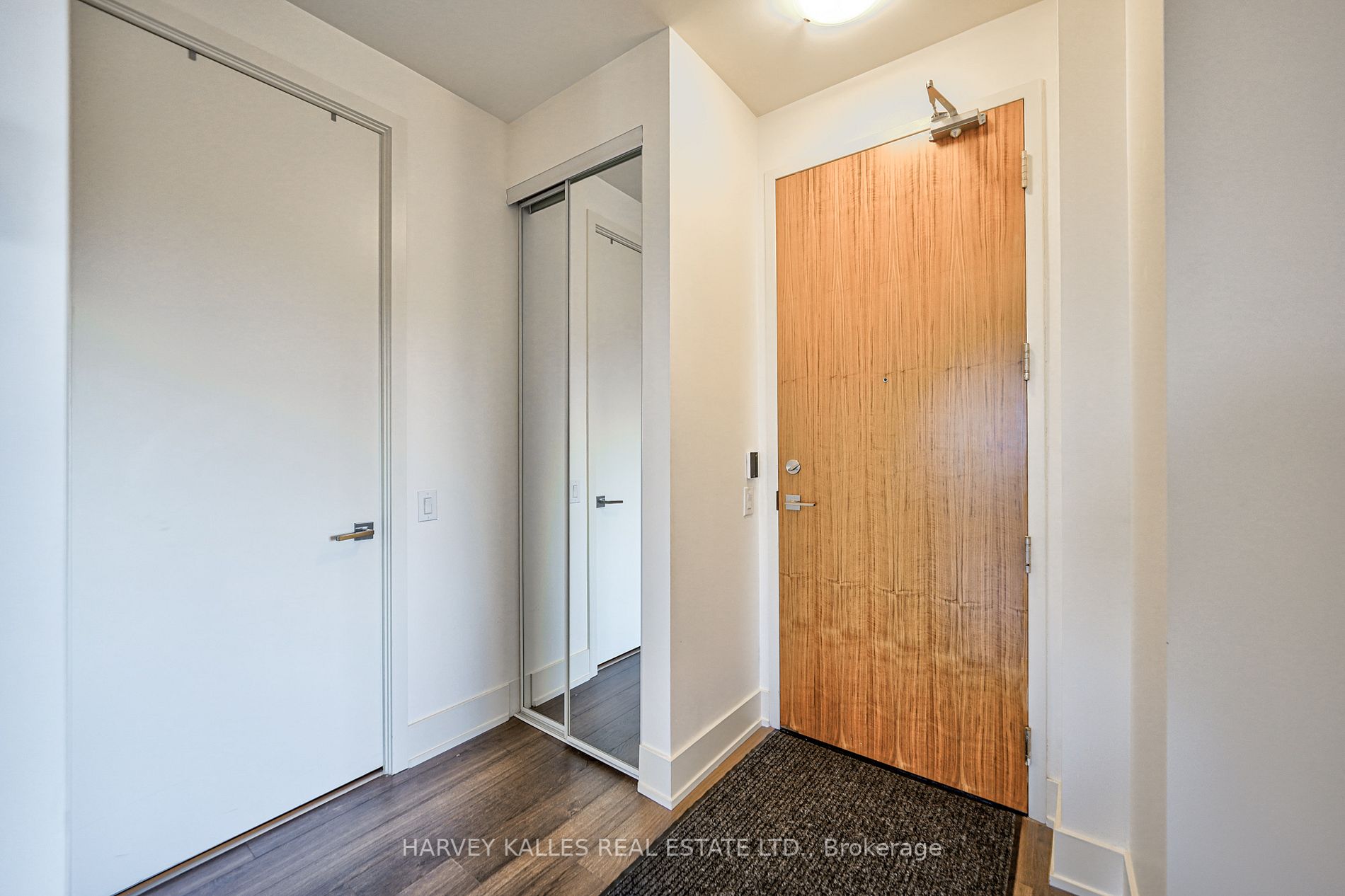 111 St Clair Avenue W, #1521
