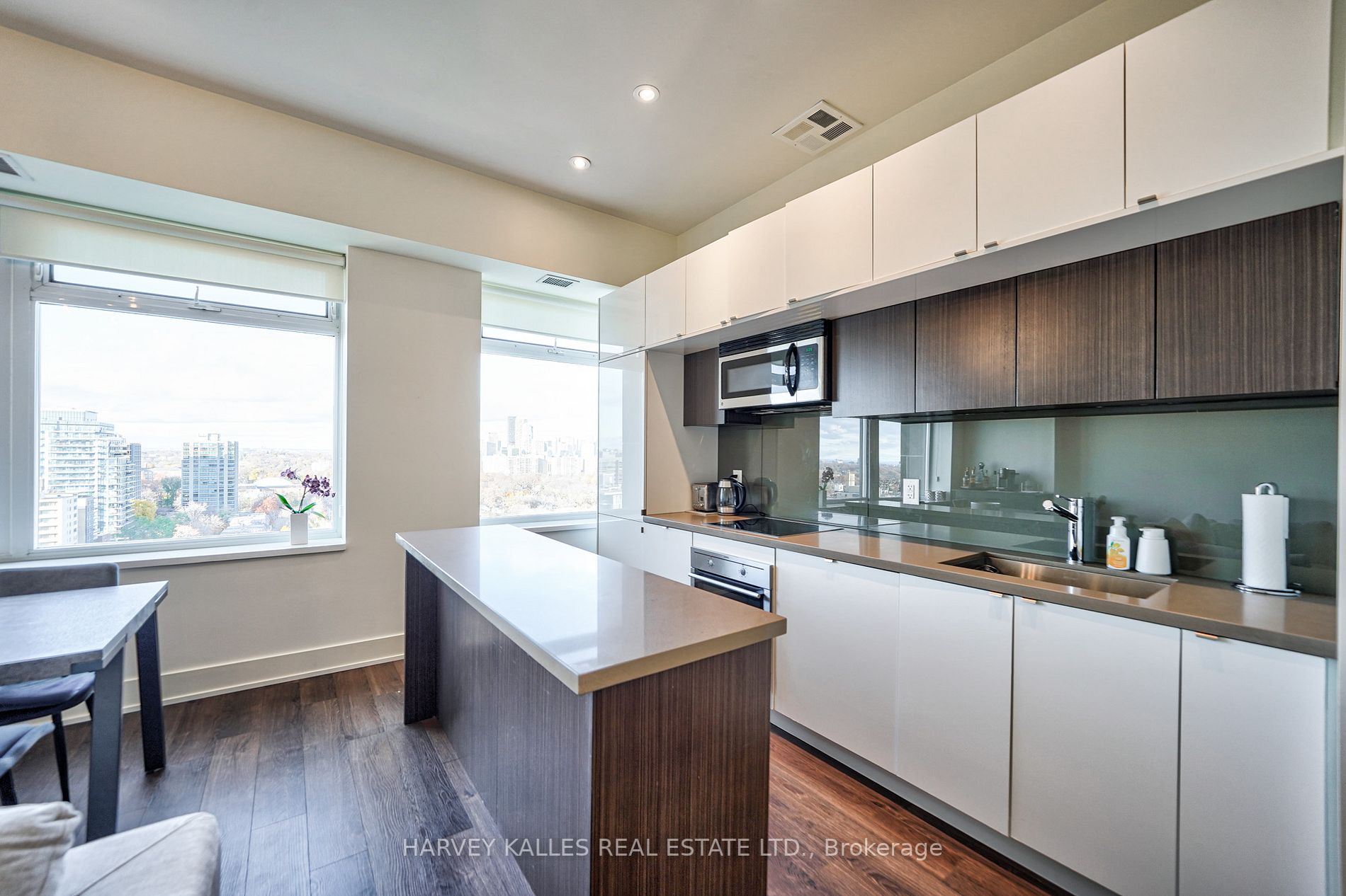 111 St Clair Avenue W, #1521