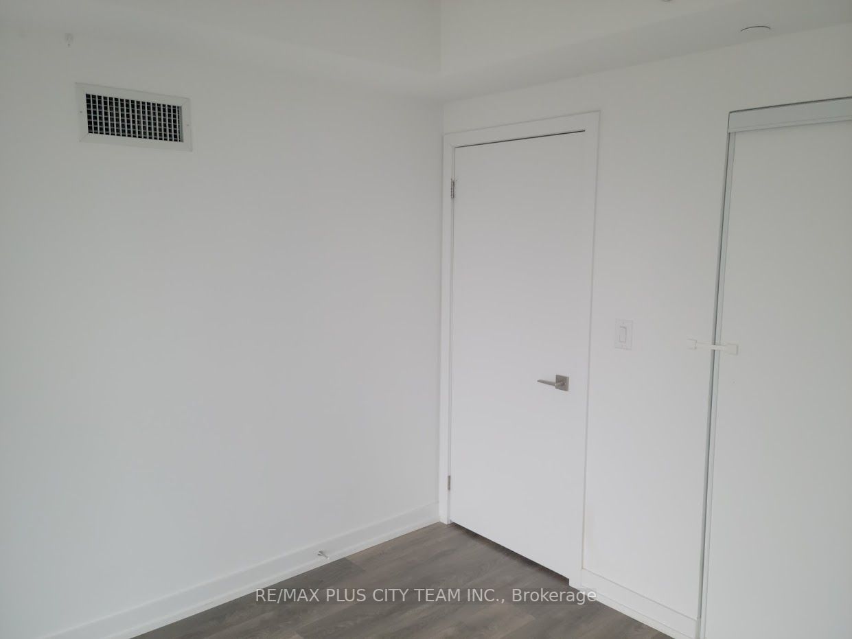 159 Wellesley Street E, #1202