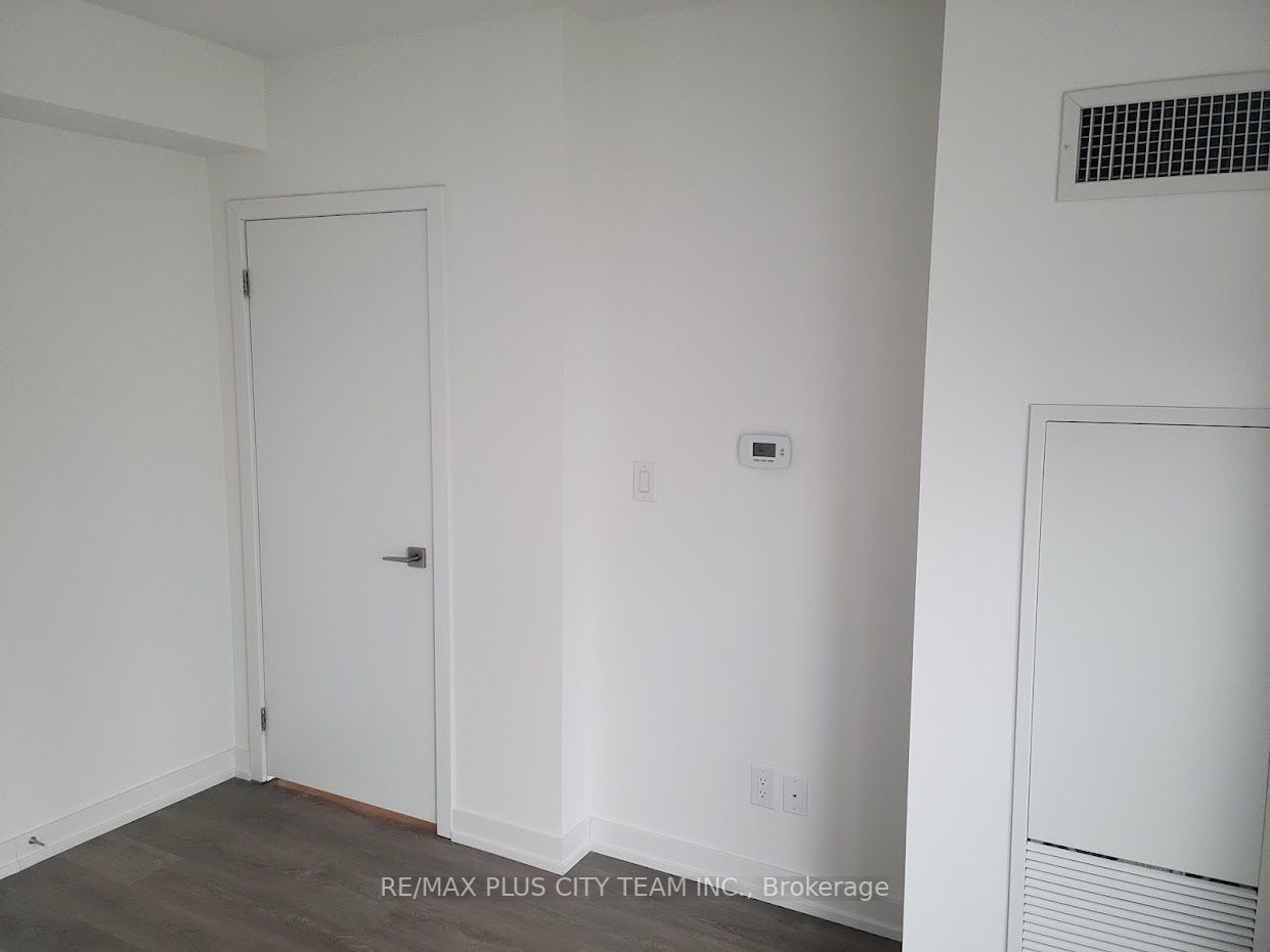 159 Wellesley Street E, #1202