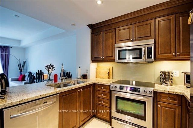 23 Rean Dr, #402