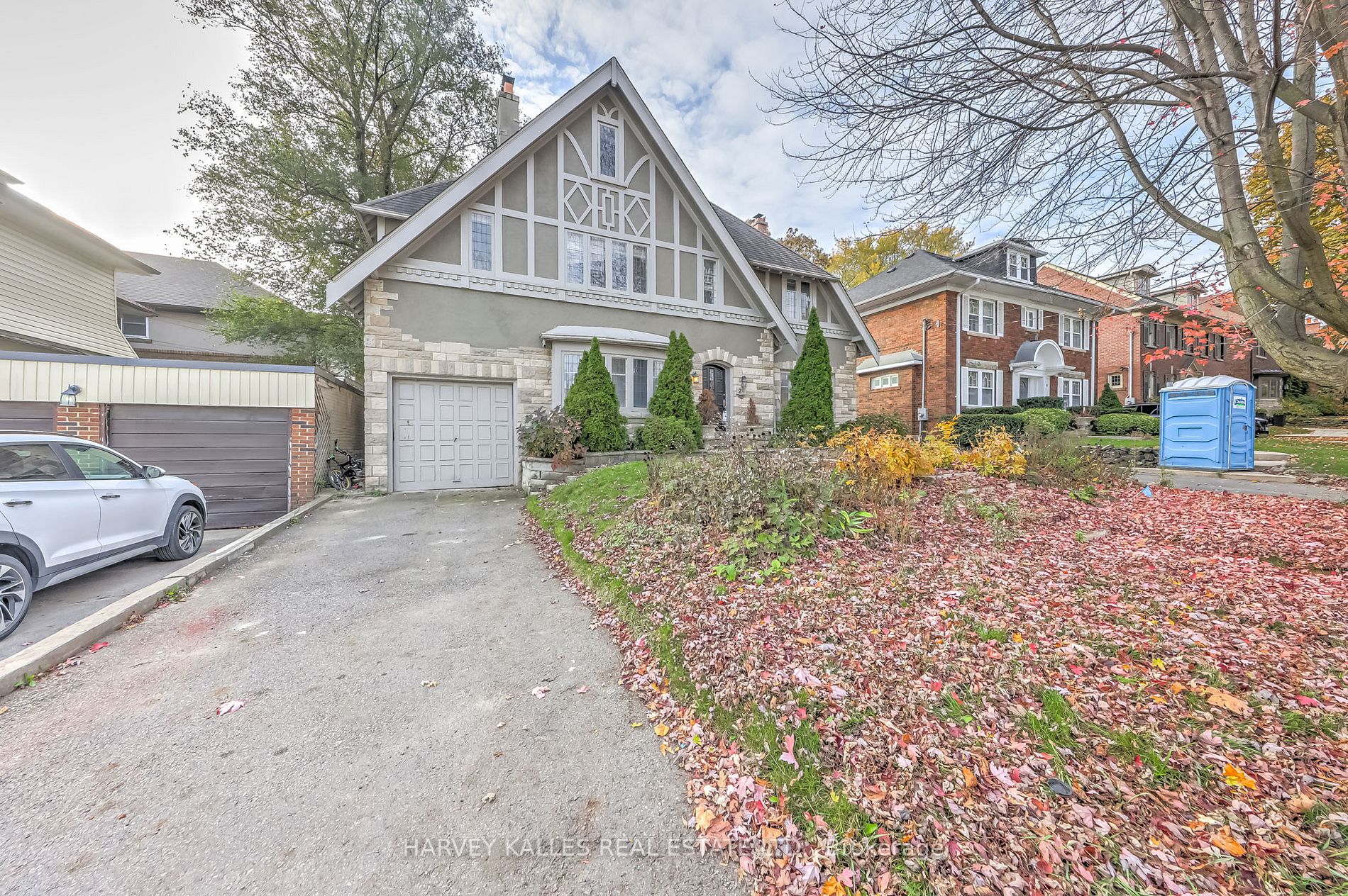 29 Hillhurst Boulevard