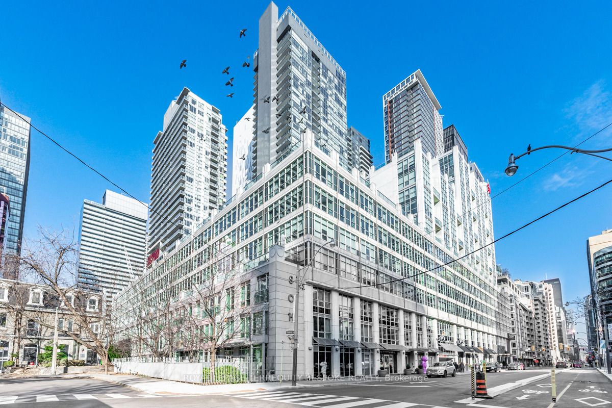 350 Wellington St W, #411