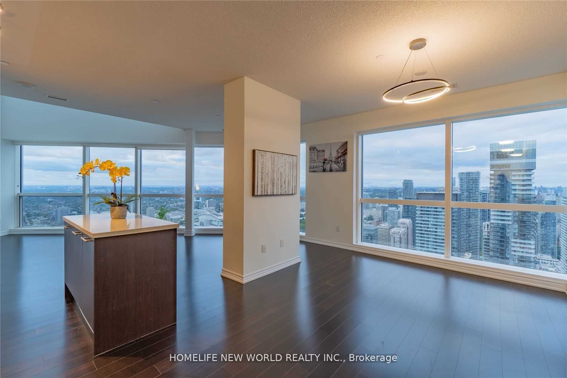 386 Yonge Street #5716