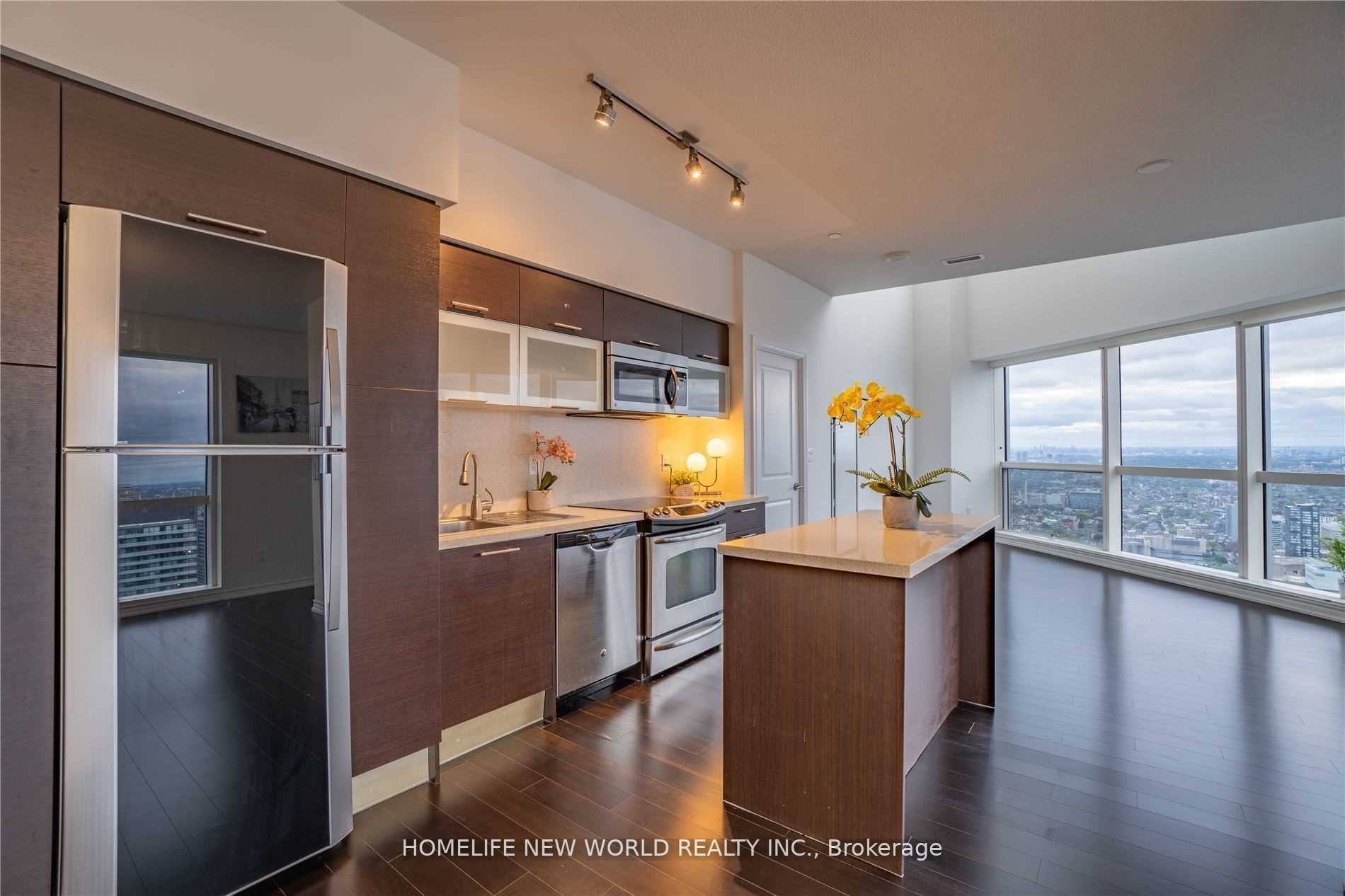 386 Yonge Street #5716