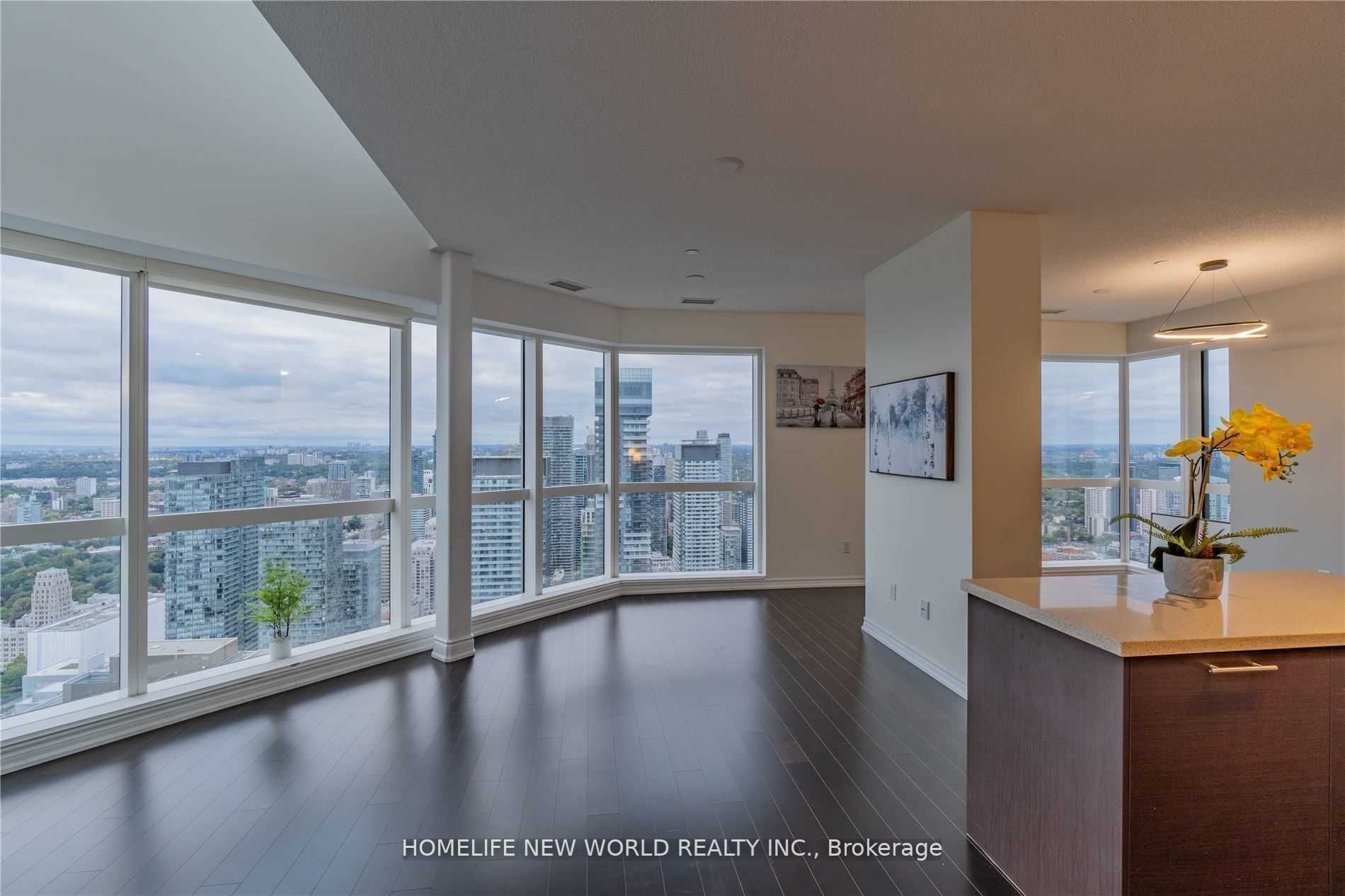 386 Yonge Street #5716