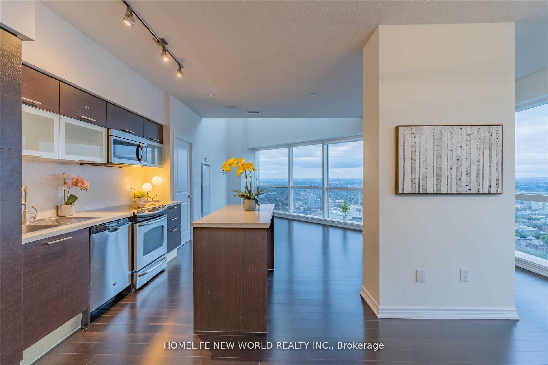 386 Yonge Street #5716