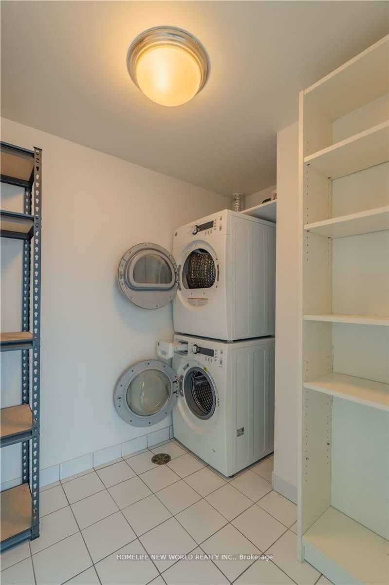 386 Yonge Street #5716
