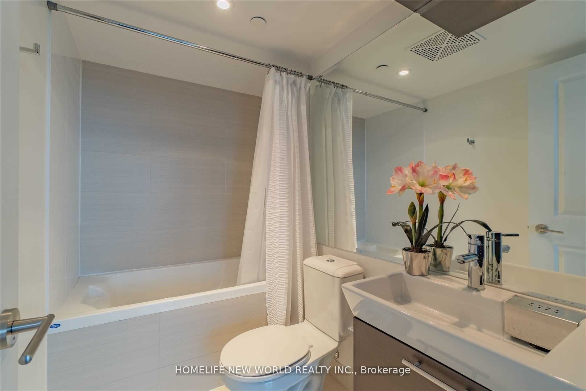 386 Yonge Street #5716