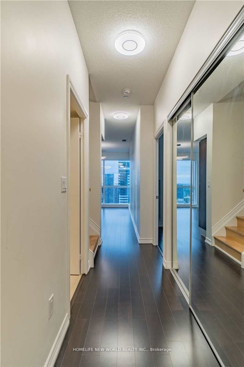 386 Yonge Street #5716