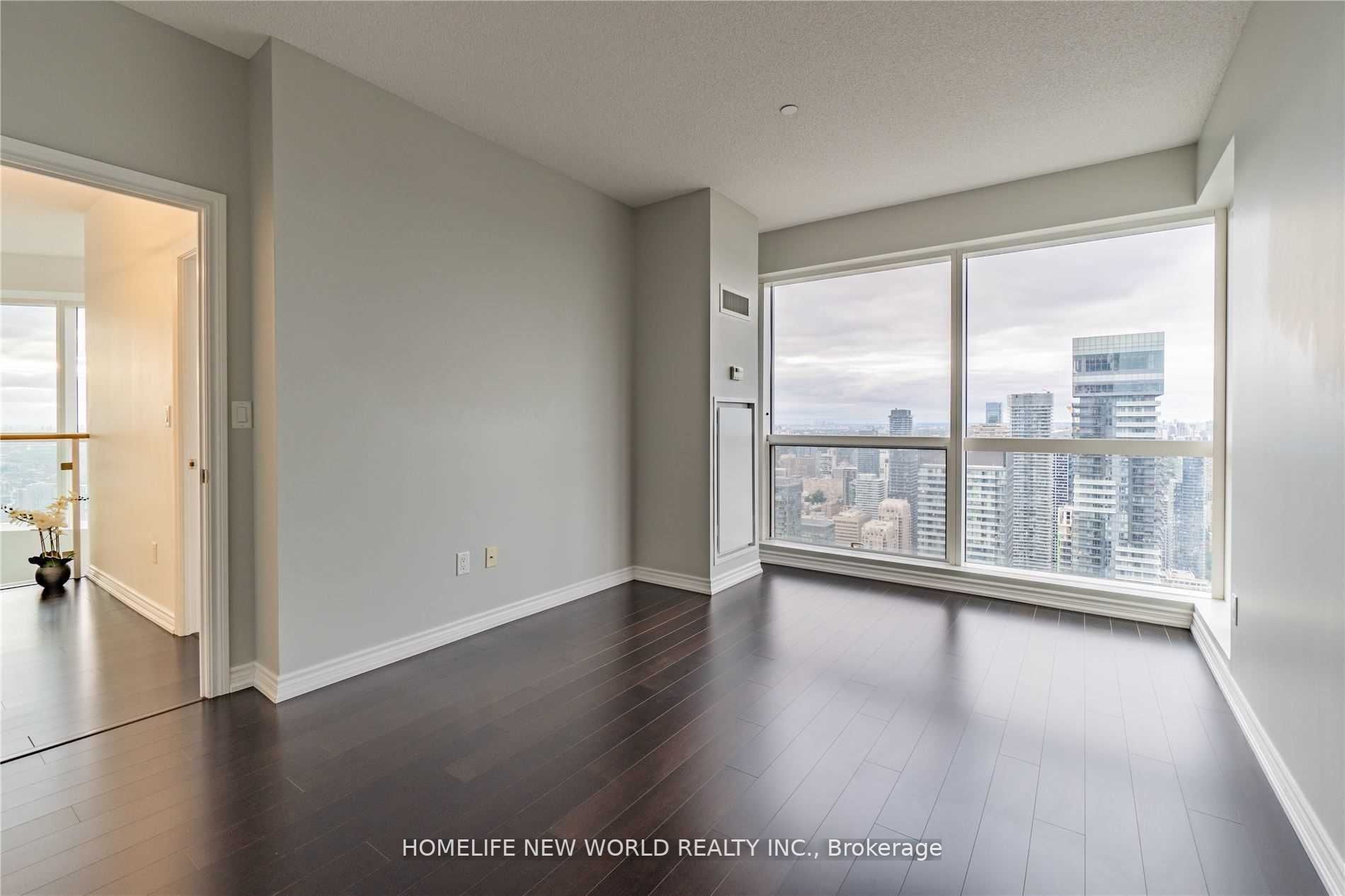 386 Yonge Street #5716