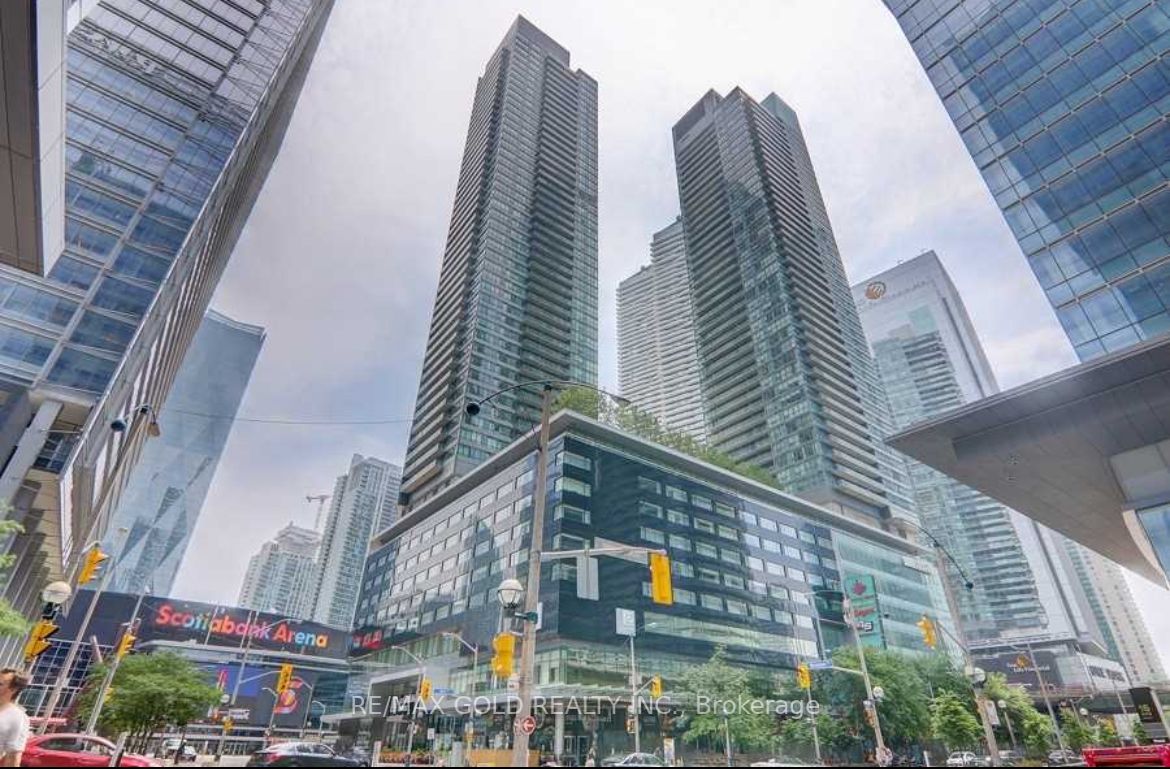 55 Bremner Boulevard #2811