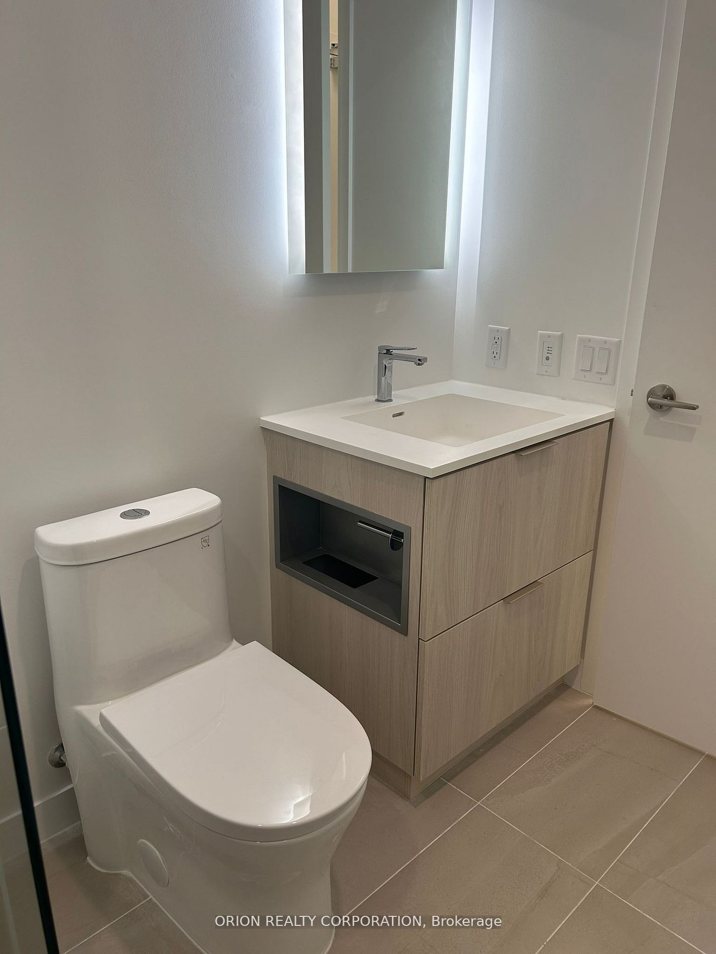 185 Alberta Avenue, #1009