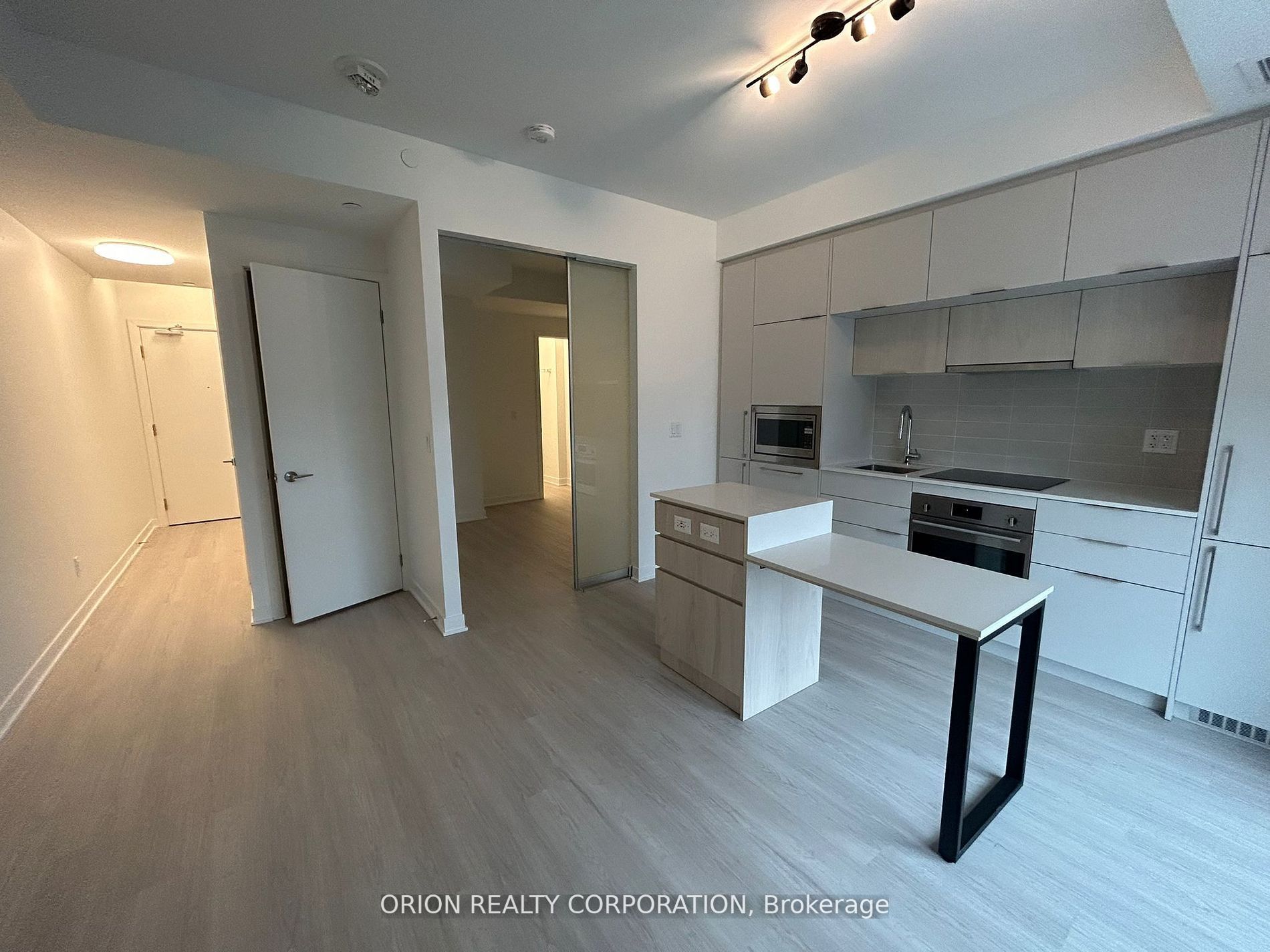 185 Alberta Avenue, #1009