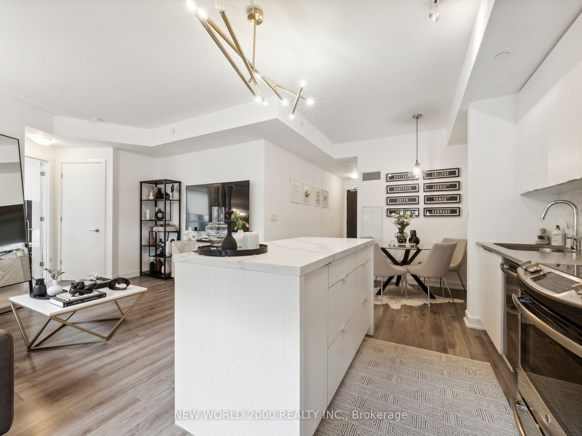 50 Bruyeres Mews, #313