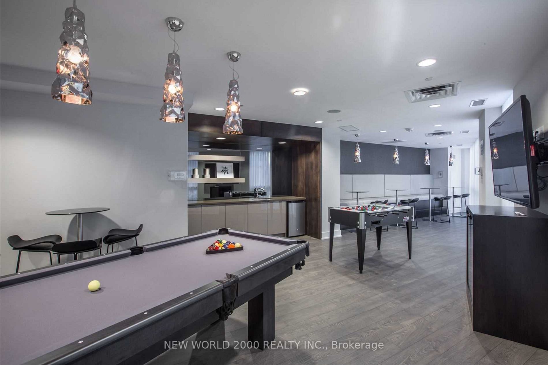 50 Bruyeres Mews, #313