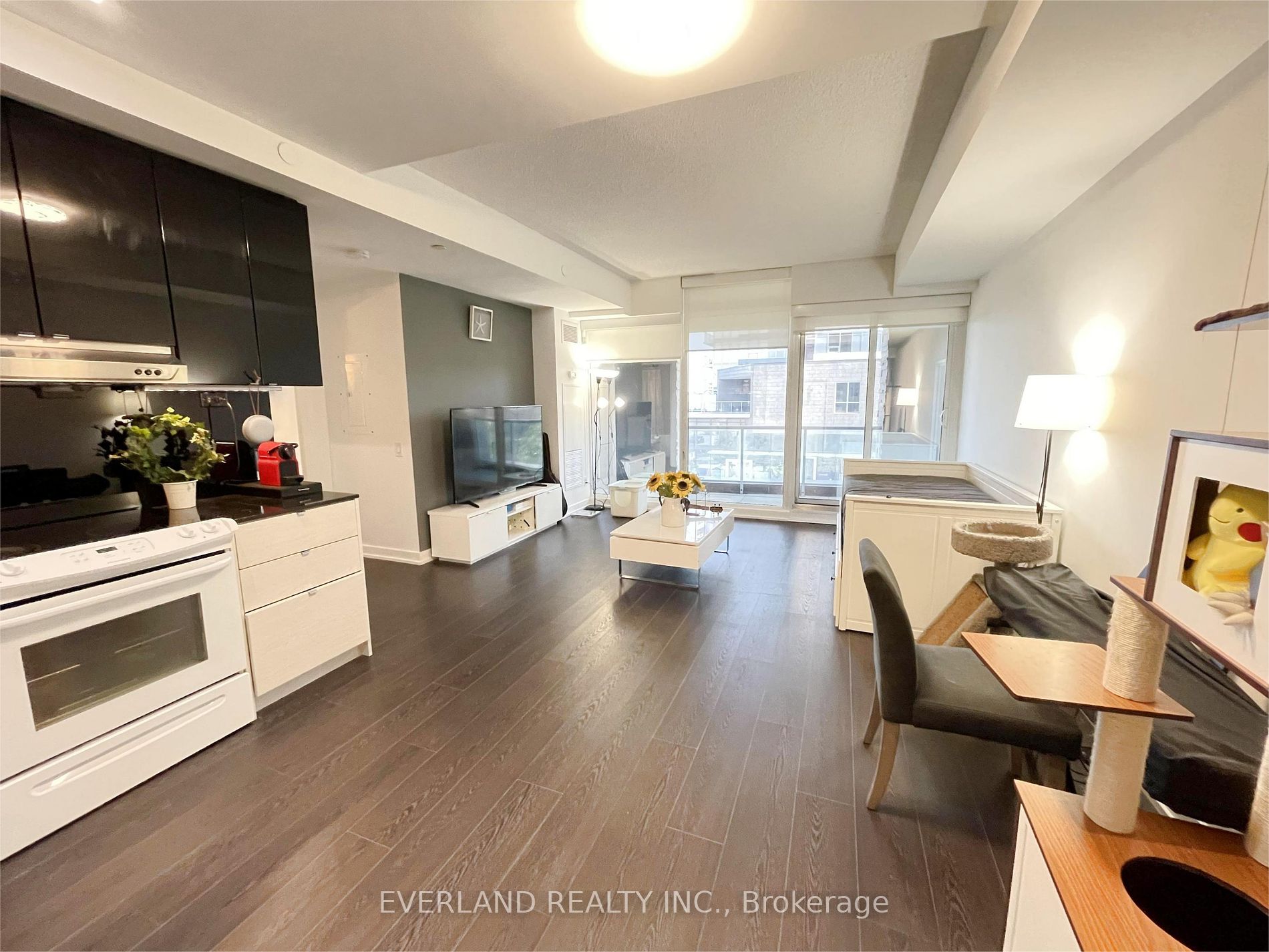 72 Esther Shiner Boulevard, #221