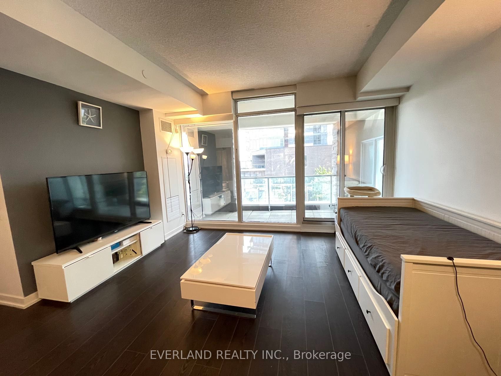 72 Esther Shiner Boulevard, #221