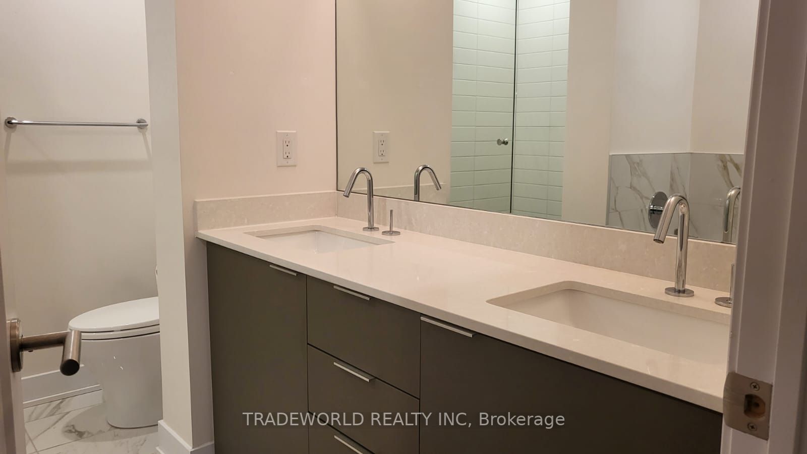 88 Cumberland St, #902