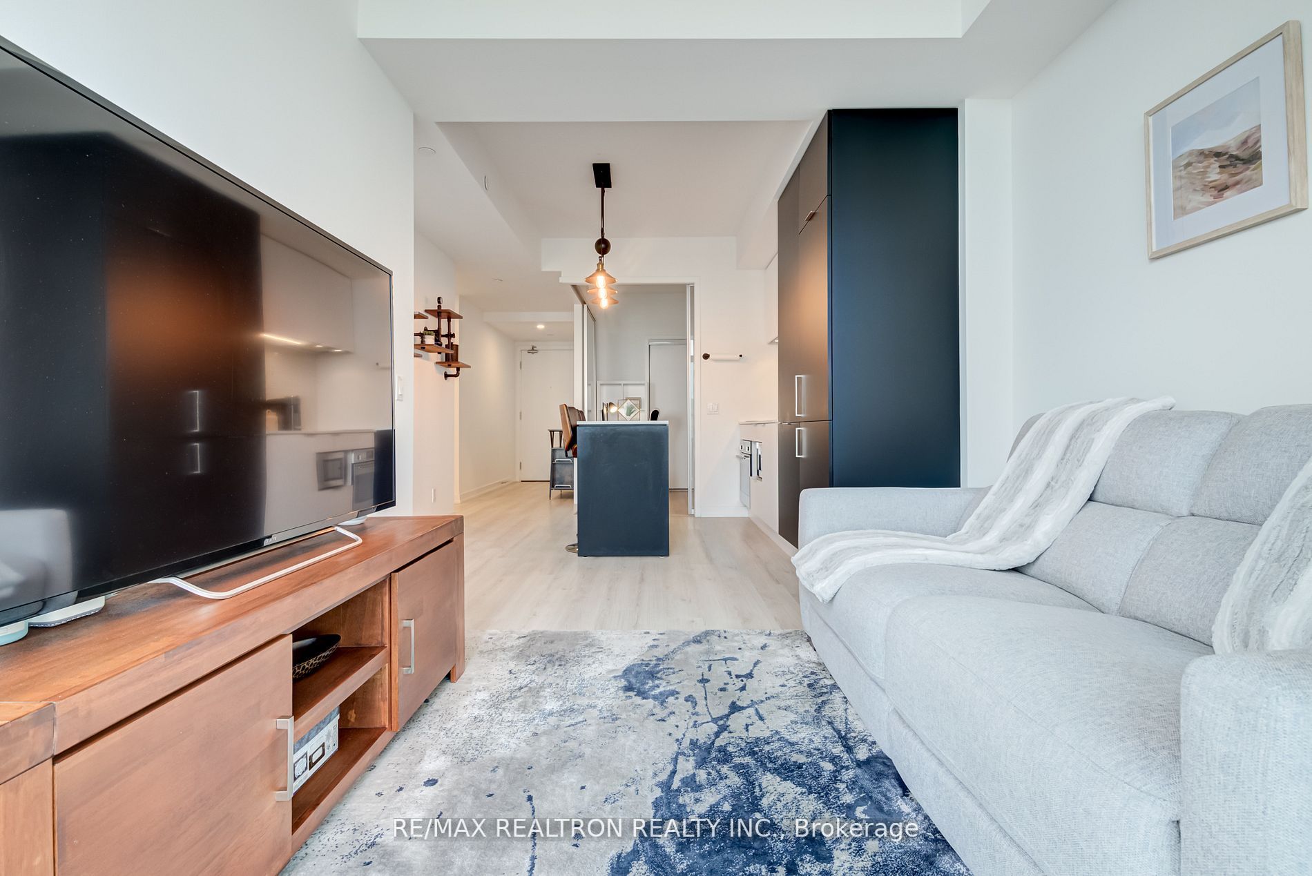 33 Helendale Avenue, #2905