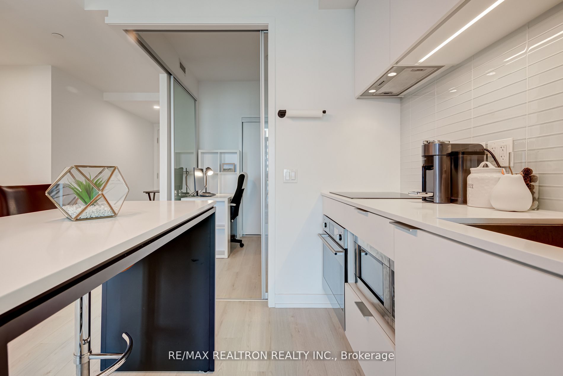 33 Helendale Avenue, #2905