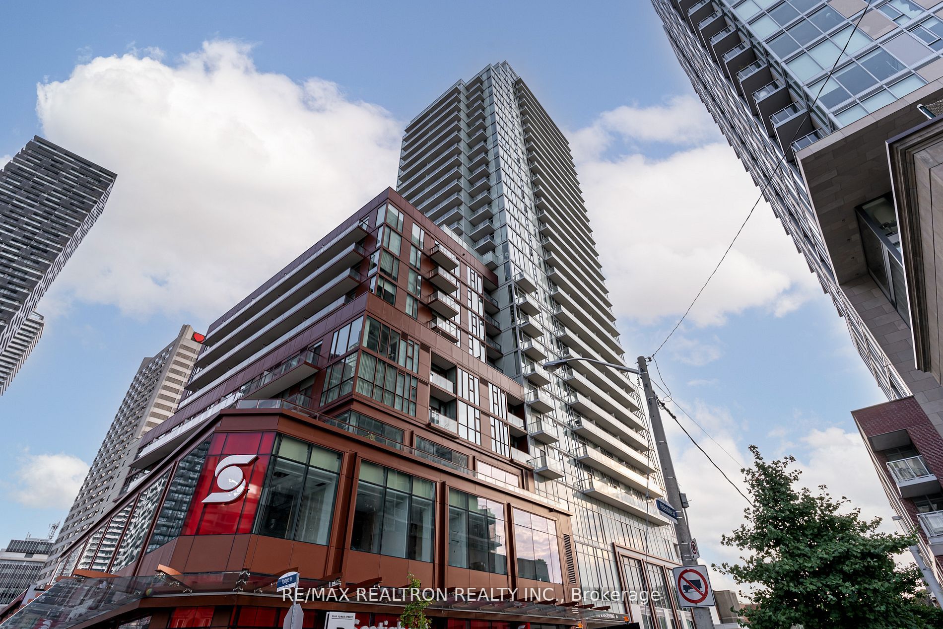 33 Helendale Avenue, #2905