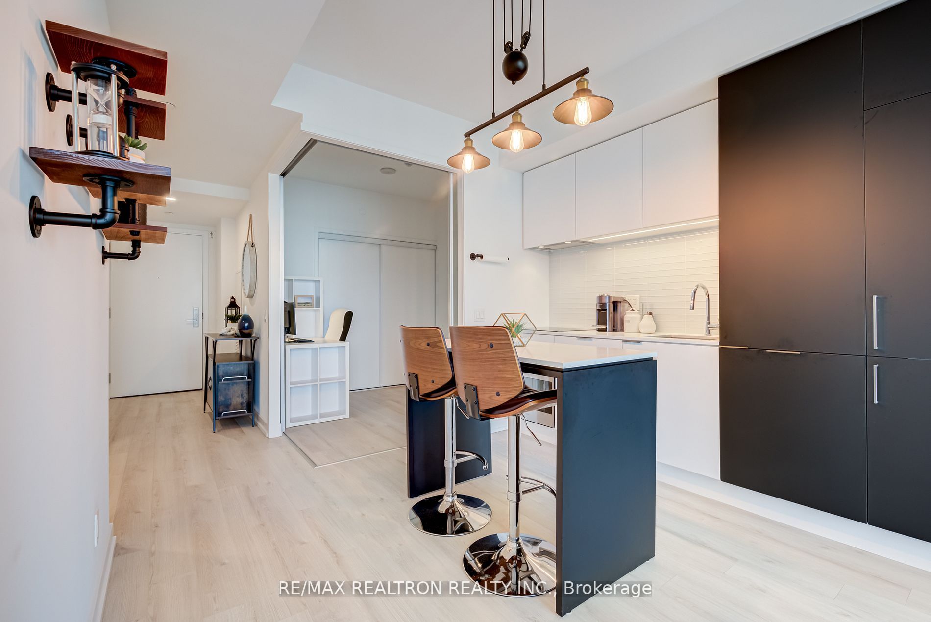 33 Helendale Avenue, #2905