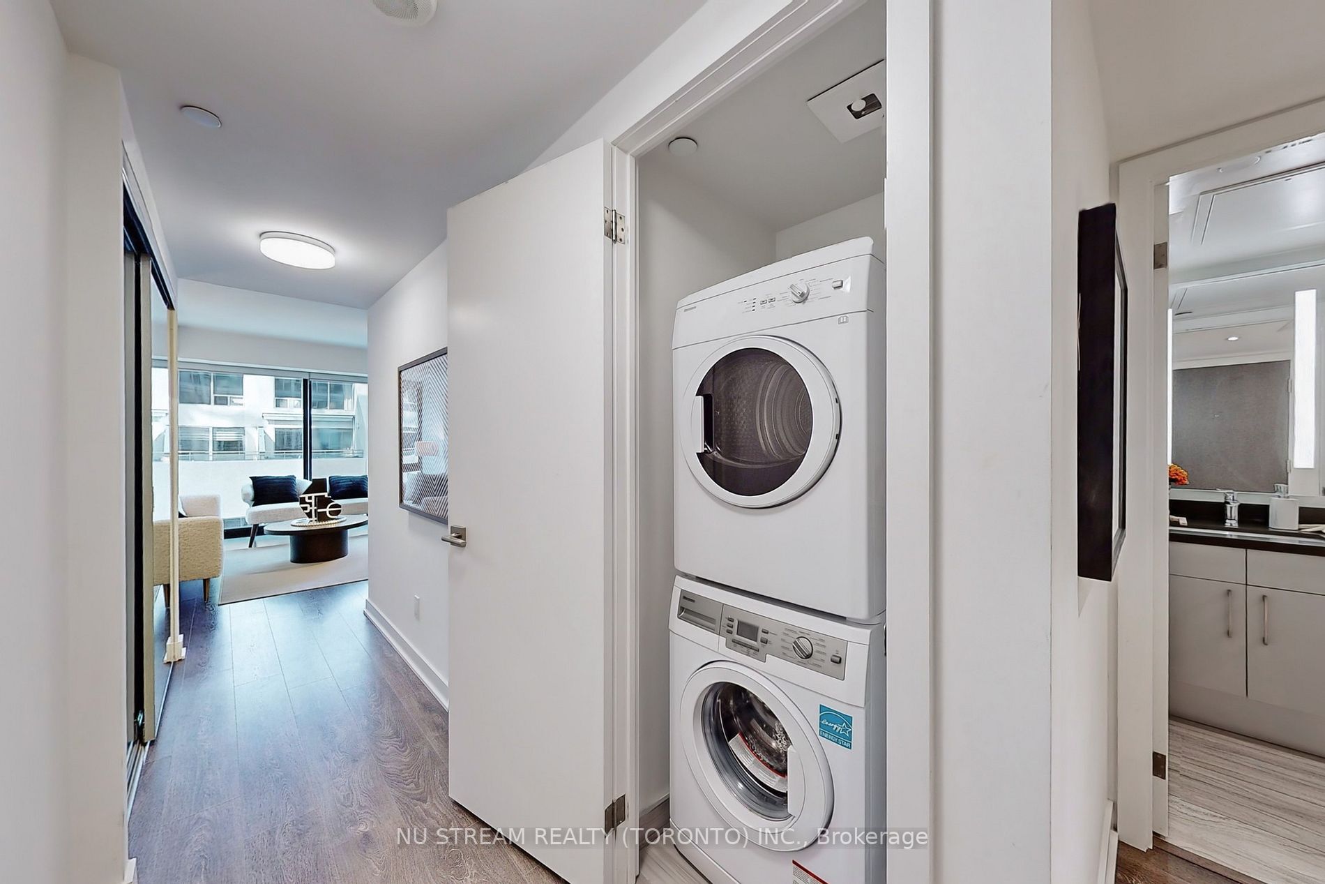 188 Cumberland St, #1408