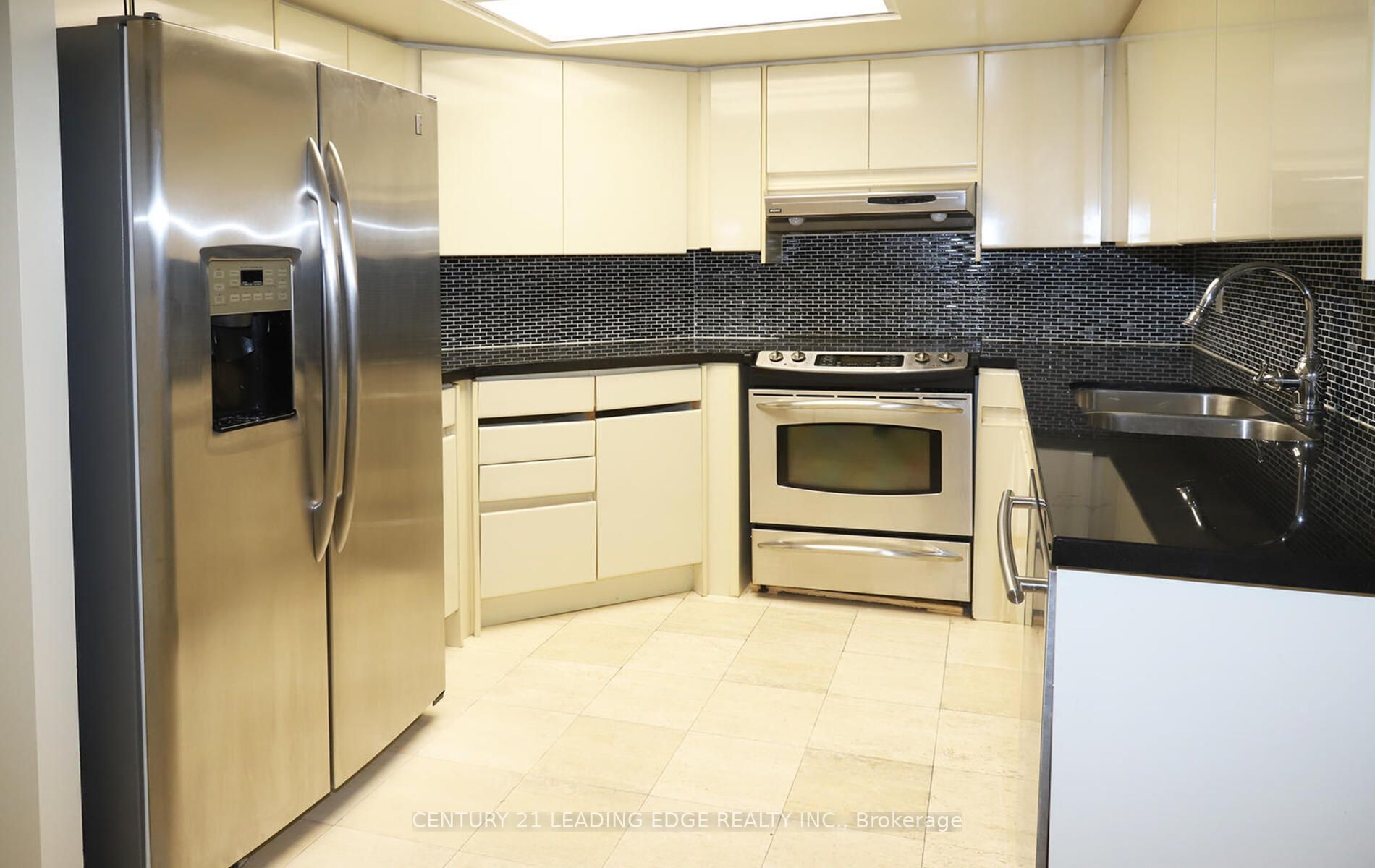 33 University Ave, #1508
