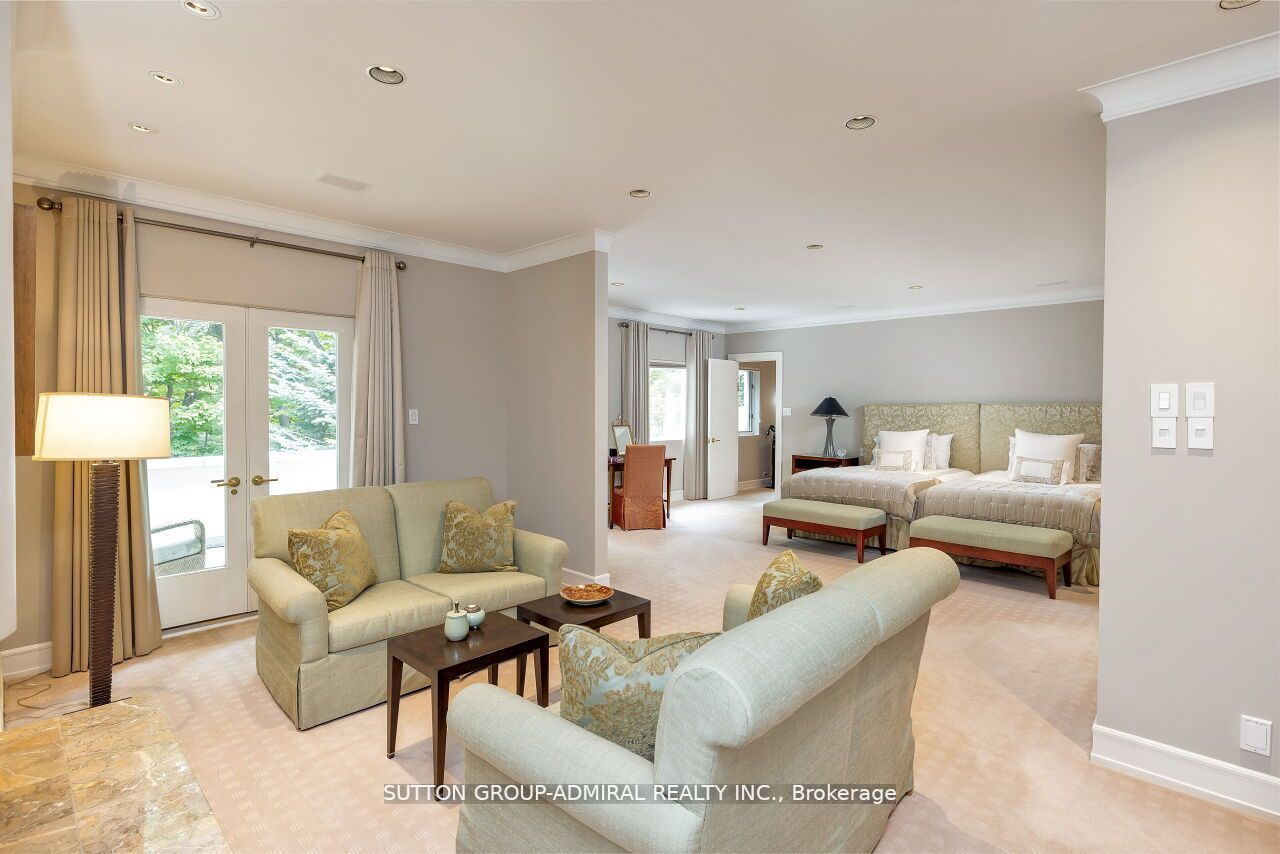 212 Sandringham Drive