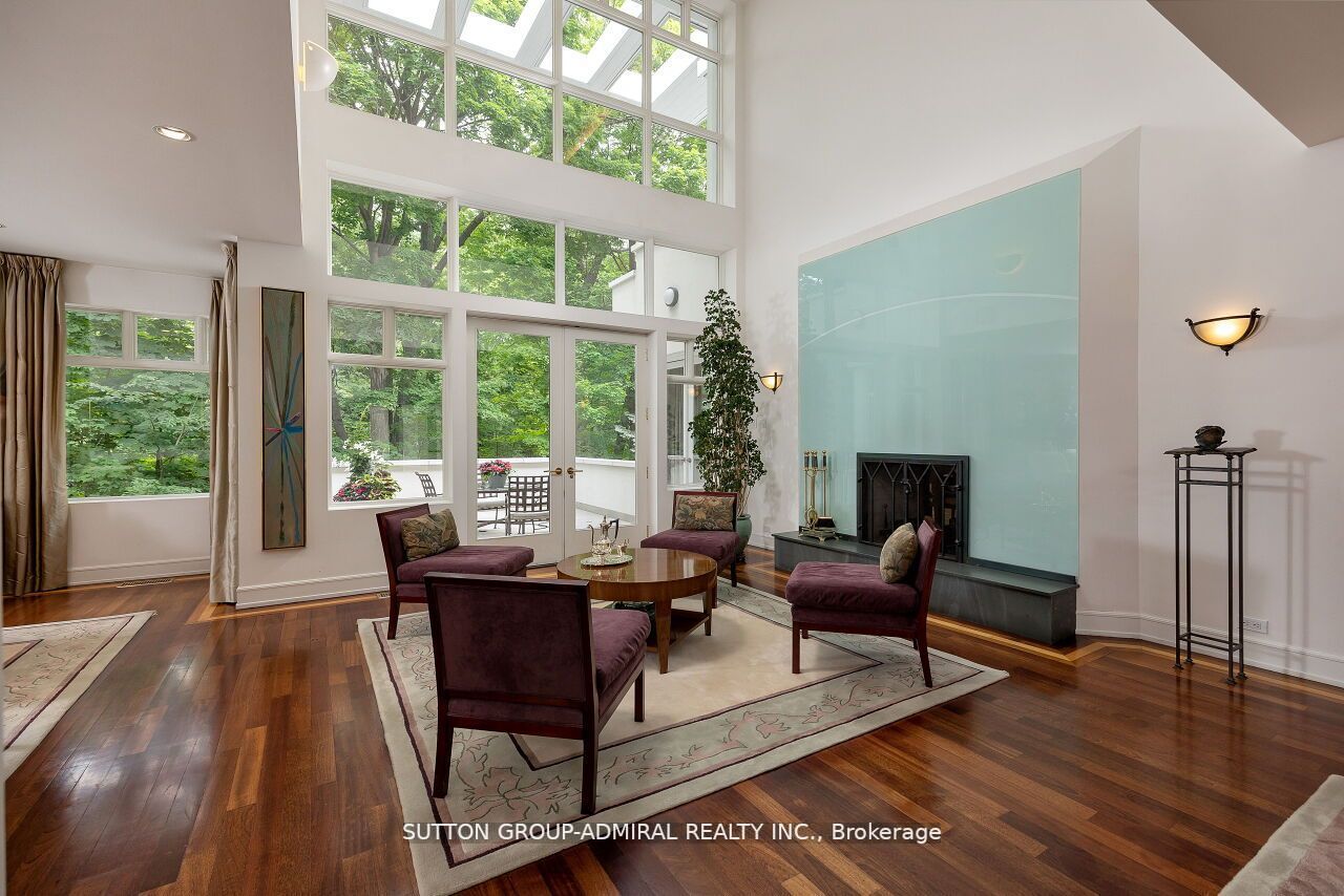 212 Sandringham Drive