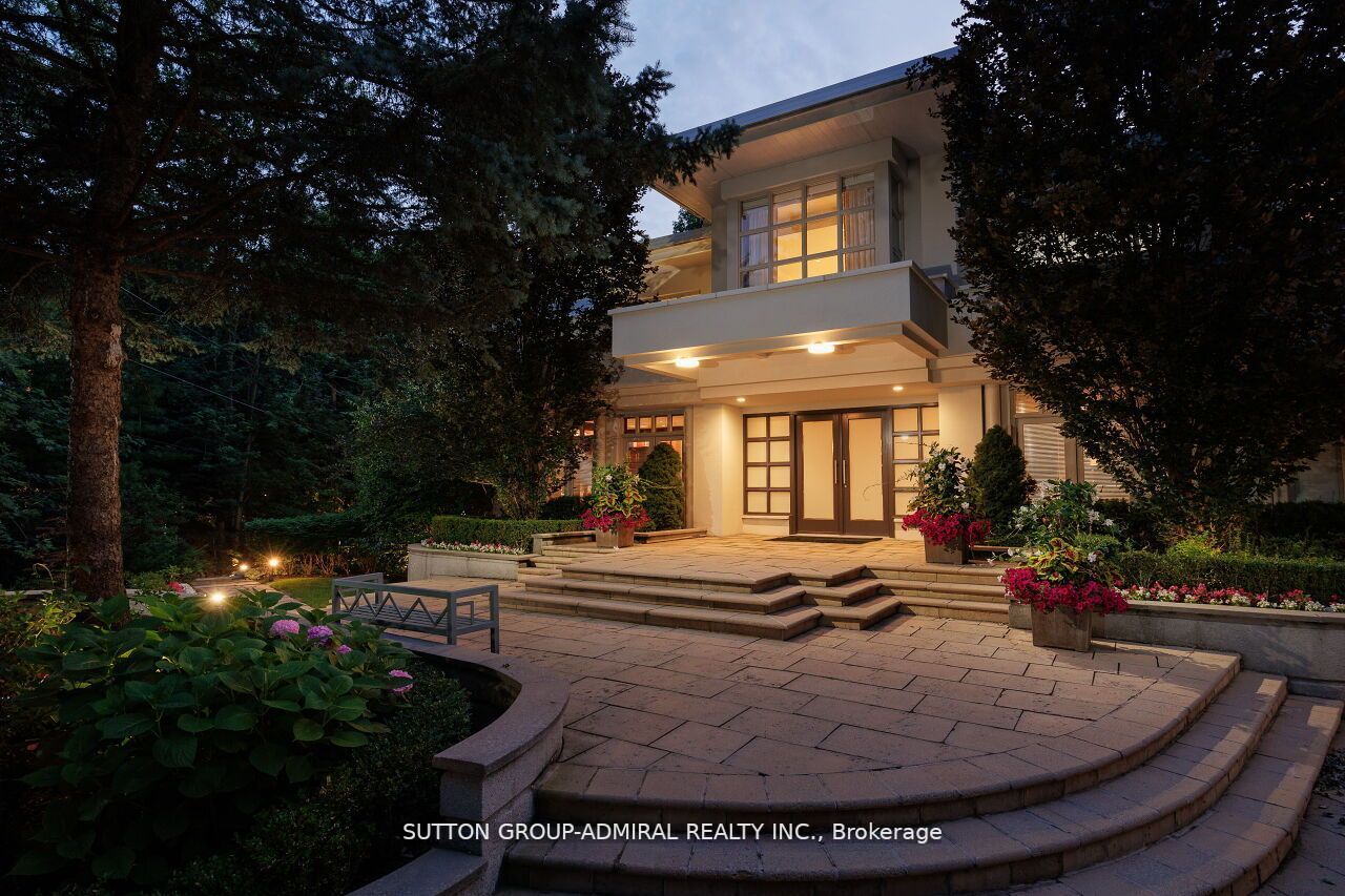 212 Sandringham Drive