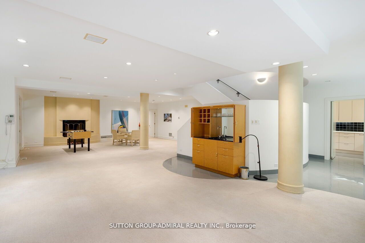 212 Sandringham Drive