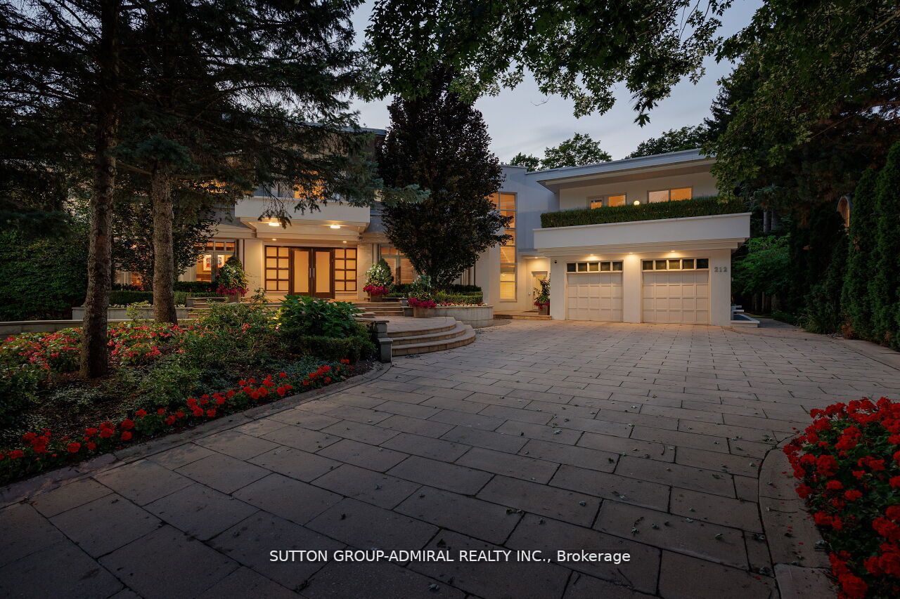 212 Sandringham Drive