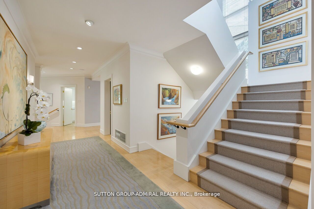 212 Sandringham Drive
