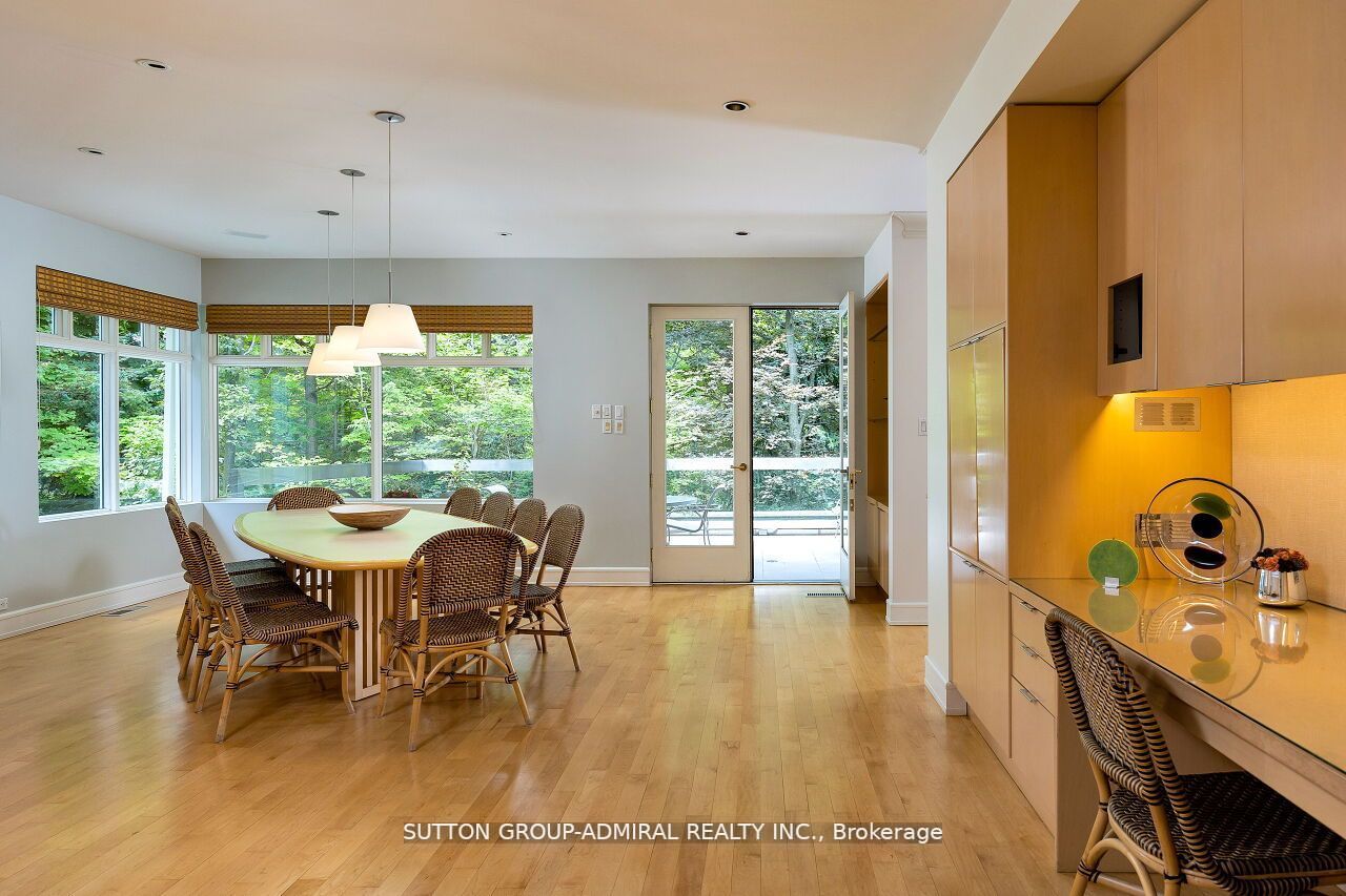 212 Sandringham Drive