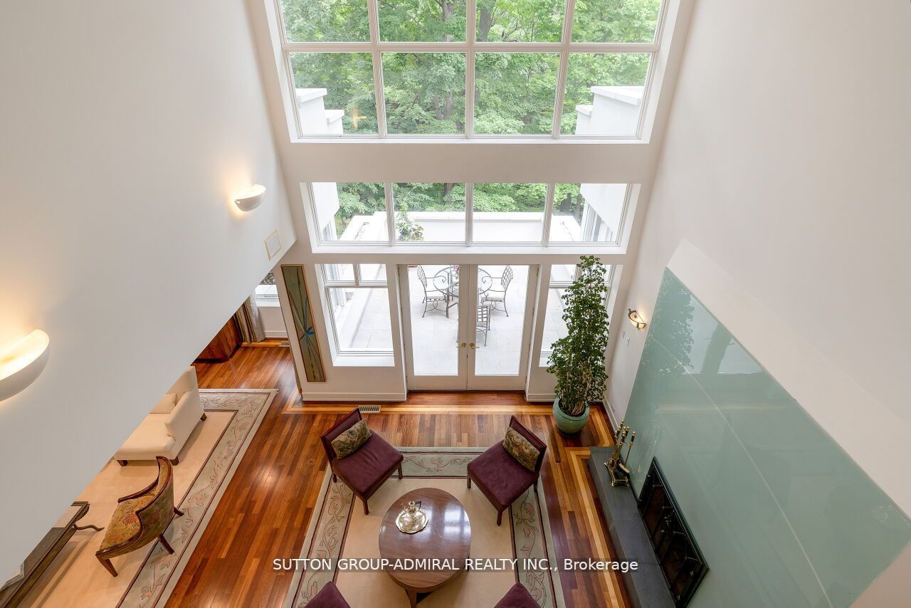 212 Sandringham Drive