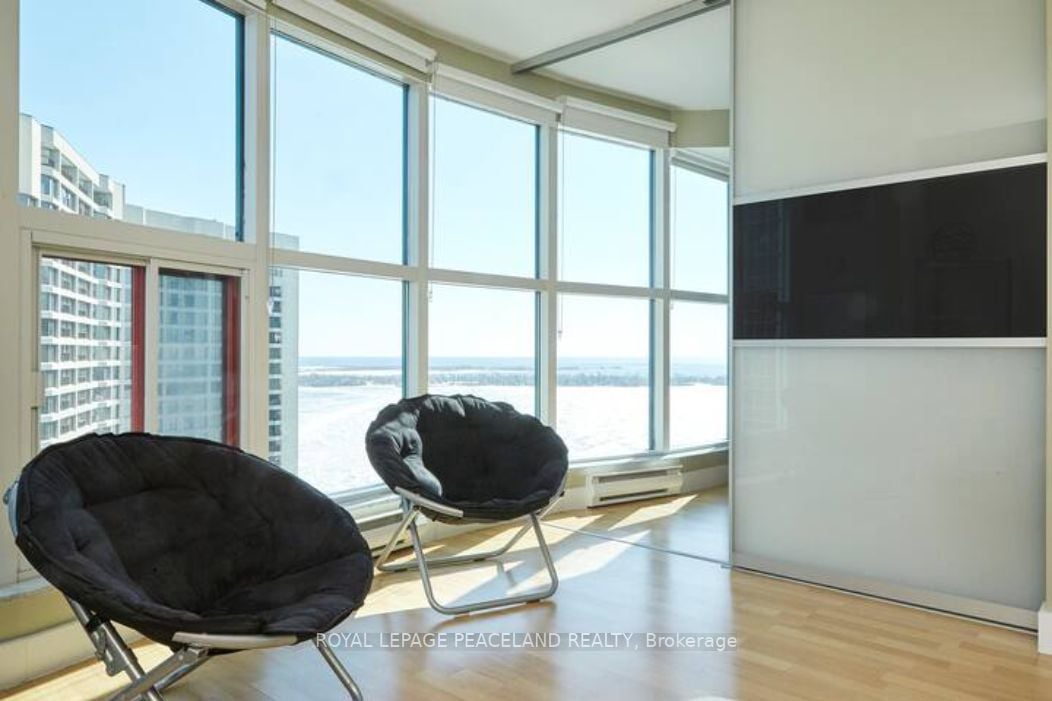 77 Harbour Sq, #3404