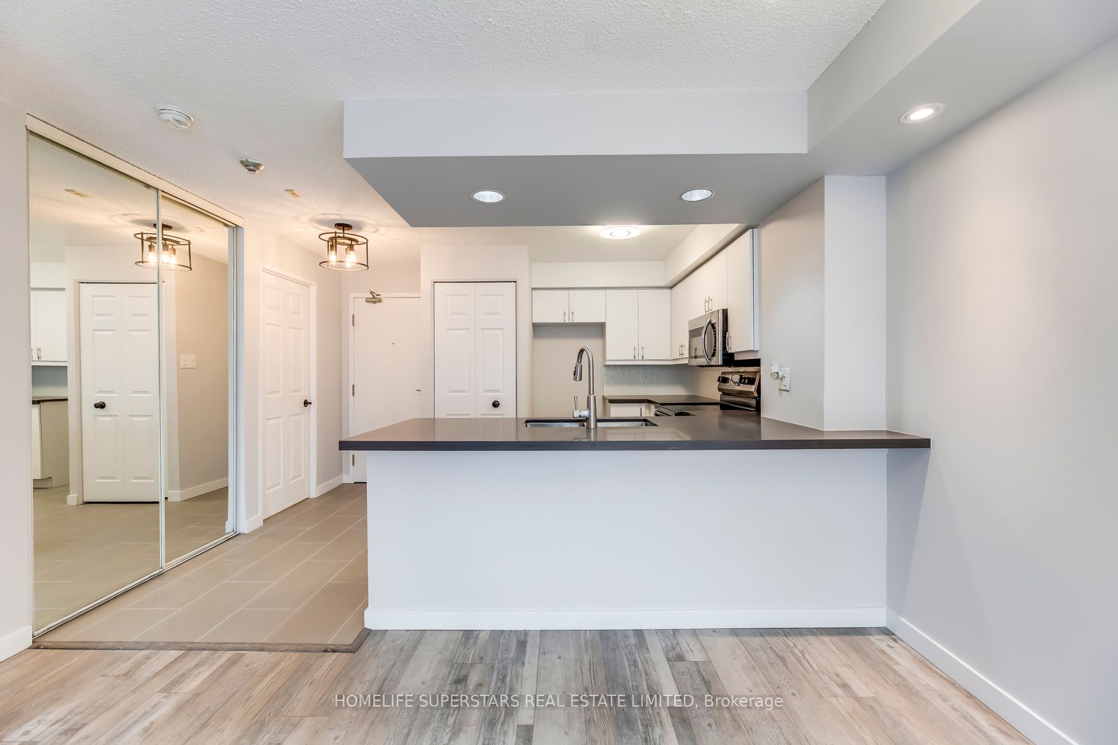 801 King St, #818